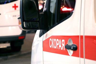 Водитель врезался в машину скорой помощи и сбежал с места аварии в «Сириусе»