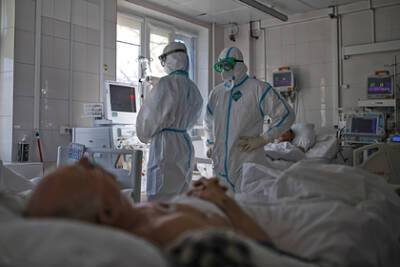 Российский иммунолог допустил окончание пандемии после вспышки омикрона