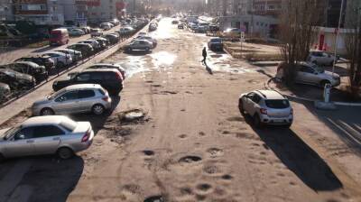 В Воронеже машины массово эвакуировали с несуществующей дороги в Северном микрорайоне