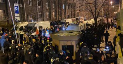 "Билет на Ростов для Зе": протестующие возвращаются на Майдан