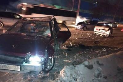 Пешеход пострадал в массовой аварии в Новосибирске