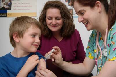 Глава Минздрава Мурашко анонсировал начало вакцинации подростков от коронавируса