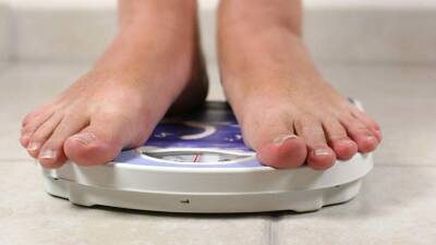 Названы способы быстро сбросить лишний вес к Новому году