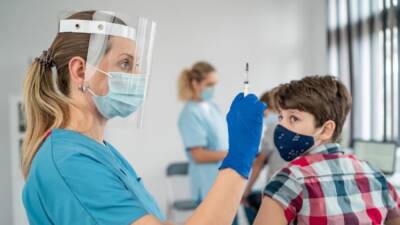В России вакцинация подростков «Спутником М» начнется до конца 2021 года