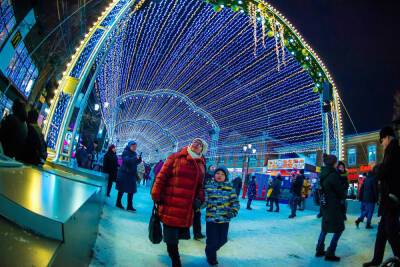 В центре Челябинска зажглась новогодняя иллюминация