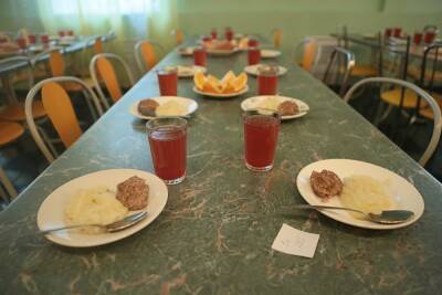 В Челябинской области школы экономят на горячем питании для детей начальных классов
