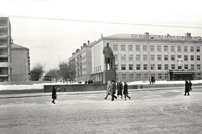 Брянцам показали вид площади Ленина в начале 1970-х