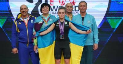 Самуляк завоевала для Украины первые за 8 лет медали на чемпионате мира по тяжелой атлетике