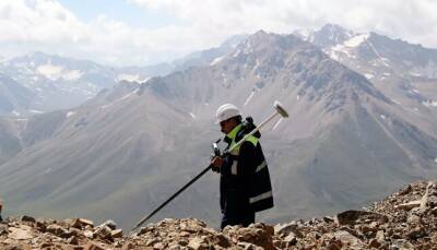 В Таджикистане завершается стройка стратегического "золотого" завода
