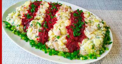 Новогодняя кухня: полосатый салат с сельдью и свеклой
