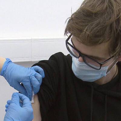 Вакцинация подростков от covid-19 в России начнется до конца года