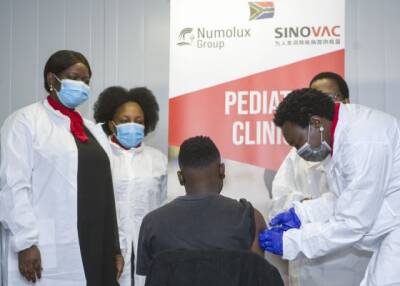 Минздрав ЮАР заявил, что омикрон-штамм коронавируса стал доминирующим в стране