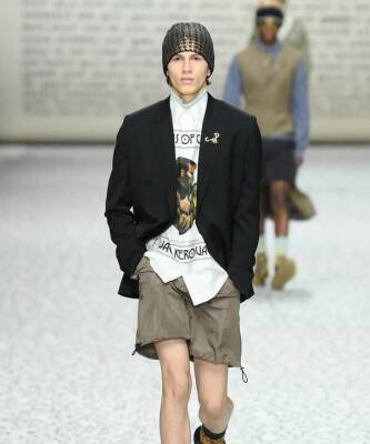Свитеры в пайетках, твидовые пиджаки Керуака и байкерские куртки в самой литературной коллекции Dior