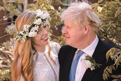 Борис Джонсон и его супруга Кэрри Саймондс стали родителями во второй раз. Для премьер-министра это седьмой ребенок