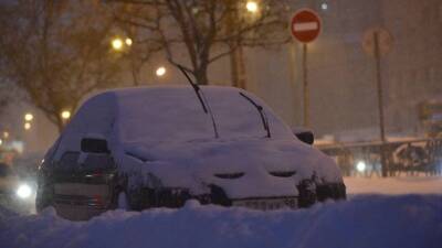 Как водить в парализованном из-за снега и морозов Петербурге: советы автоэксперта