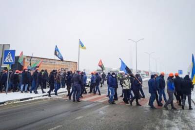 Рабочие государственных шахт блокируют дороги во Львовской области из-за невыплаты зарплаты