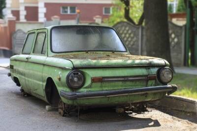 С казанских улиц вывезут 15 брошенных машин