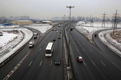9 миллиардов рублей потратят на ремонт 200 км автодорог в Петербурге в 2022 году