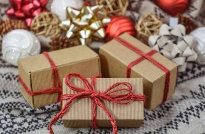 Названы траты петербуржцев на новогодние подарки для детей