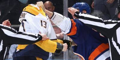 "Семь швов": россиянину разбили лицо в кровь в ходе драки на матче НХЛ