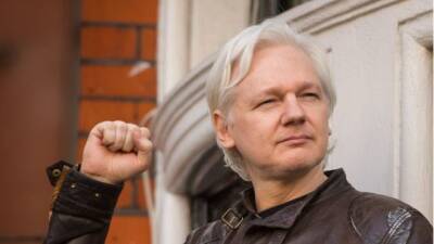 Лондонский суд разрешил экстрадировать основателя WikiLeaks Ассанжа в США