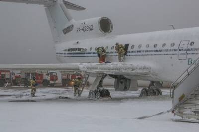 В аэропорту Волгограда успешно потушили условно горящий самолет