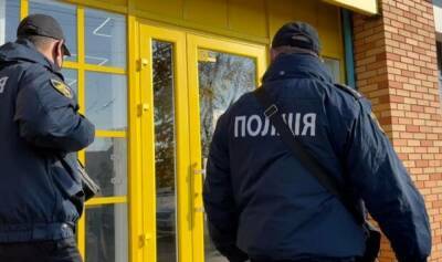 Вандалы распоясались в Одессе, испоганили 8 остановок: кадры безобразия - politeka.net - Украина - Одесса - Одесса