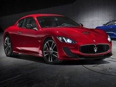 Maserati попал в ДТП у здания МИДа в Москве: пострадали пять человек