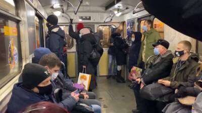 Проезд в метро для невакцинированных харьковчан: в ХОГА дали ответ
