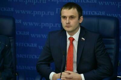 Депутат объяснил ситуацию с омикрон-штаммом в России