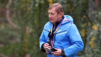 Каминский назвал причину отставания российских биатлонистов на последнем круге в спринте
