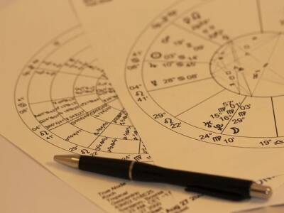 Астрологи назвали три знака зодиака, от которых в 2022 году отвернется удача — их ждет ворох проблем