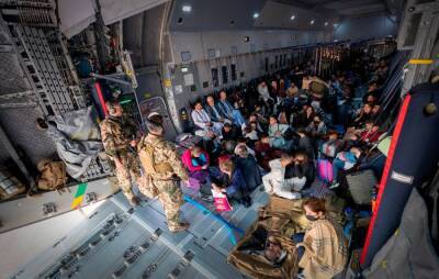 Германия согласилась принять 25 тыс. афганских беженцев