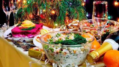 Новогодний стол в Украине подорожал почти на треть: один только салат "Оливье" заставит вывернуть карманы