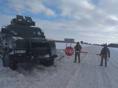Более сотни грузовиков, скопившиеся на российско-украинской границе, не могут выехать в сторону Украины
