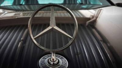 Власти ФРГ разрешили Mercedes-Benz использовать автопилот на дорогах общего пользования