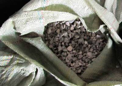Сюрприз из Китая: чешскому импортеру вместо чеснока прислали 18 тонн щебня