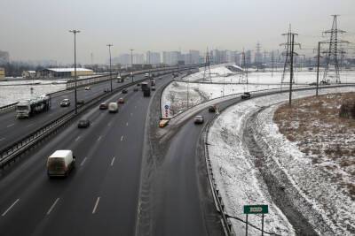 Автоэксперт рассказал россиянам, как безопасно водить машины зимой