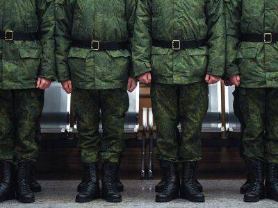 Суд в Иркутске приговорил к двум годам условно военнослужащего, написавшего "Ингушетия" пеной для бритья на спинах сослуживцев