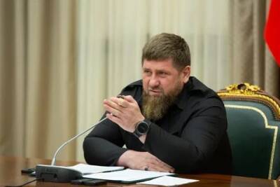 Кадыров назвал Сокурова продажной мордой и базарной теткой