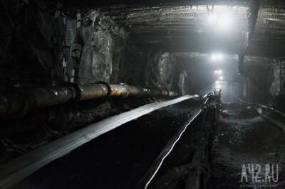 При обрушении на шахте в Кузбассе пострадали три человека