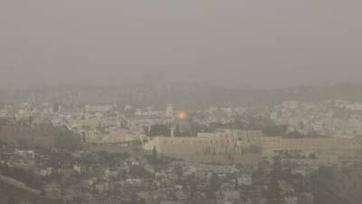 Прогноз погоды в Израиле до конца недели: дожди и пыльная мгла