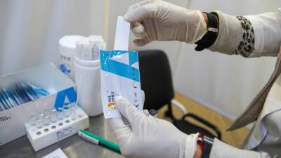 За сутки в России провели 596 тысяч тестов на выявление коронавируса