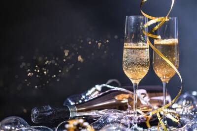 Стало известно, во сколько петербуржцам обойдется шампанское на Новый год