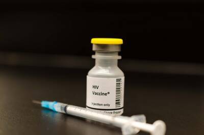 Вакцину от ВИЧ успешно испытали на животных