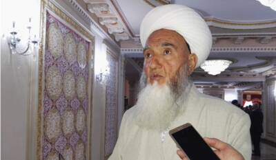 В Кулябе известный священнослужитель открыл библиотеку при мечети