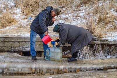 Источники в Смоленке и Карповке проверят на безопасность воды и закроют при плохих пробах