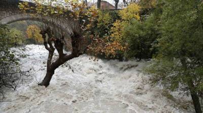В двух департаментах Франции объявили наивысший уровень опасности из-за наводнений