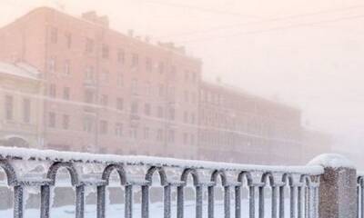 Незнакомец облил кислотой молодую пару, которая гуляла по набережной в Петербурге