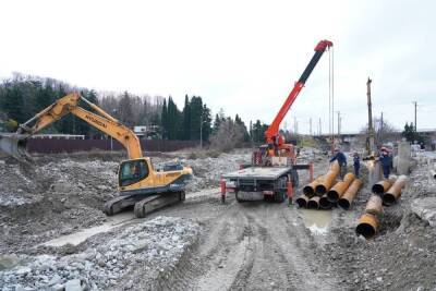 В Лазаревском районе начались работы по укреплению разрушенной дождями дороги